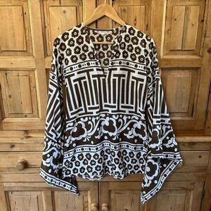 Virginia Witbeck Medium‎ Brown White Blouse V-Neck Floral Geometric